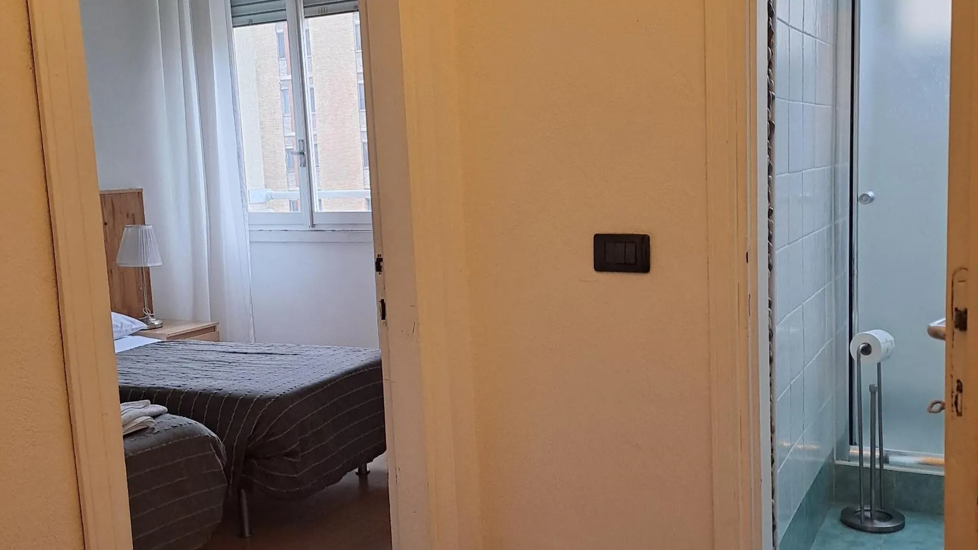 Homemilannegroli23 0*, Milano